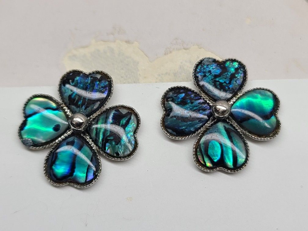 OCEAN BLUE ABALONE 4 LEAF CLOVER 