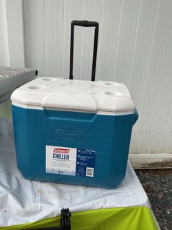 A very good, in good condition , blue cooler