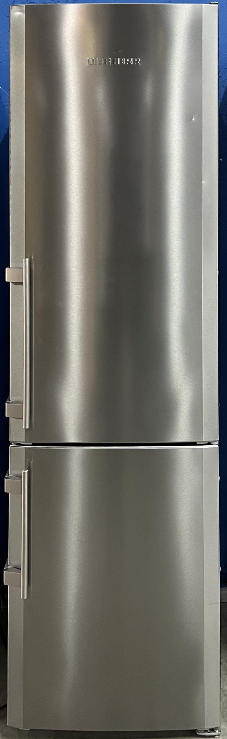 LIEBHERR Refrigerator CBS1360 01676 .