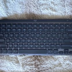 Logitech MX Keys Mini for Mac - Master Series minimalist wireless keyboard Logitech MX Keys Mini for Mac - Master Series minimalist wireless keyboard