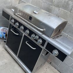 Kennnore BBQ pit