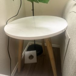 Minimalist Round Side Table