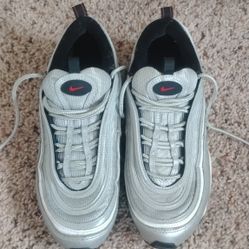 size 9 nike air max