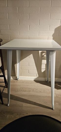 Metal bar table
