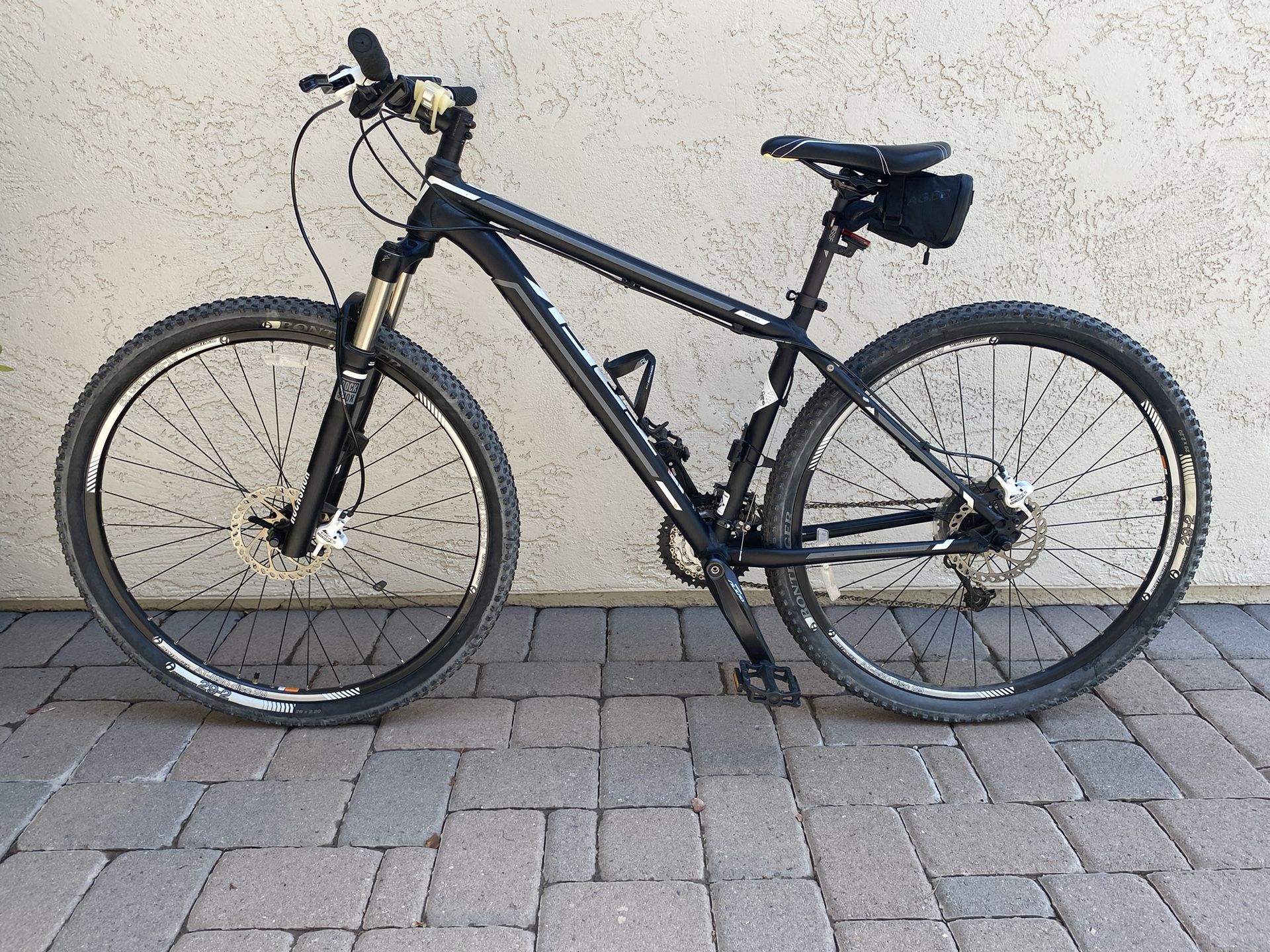 Trek Gary Fisher 29er / 豪華パーツ仕様【要整備】 Men's TREK Gary Fisher Mountain Bike for Sale in Scottsdale, AZ