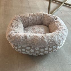 Brand new cat Bed