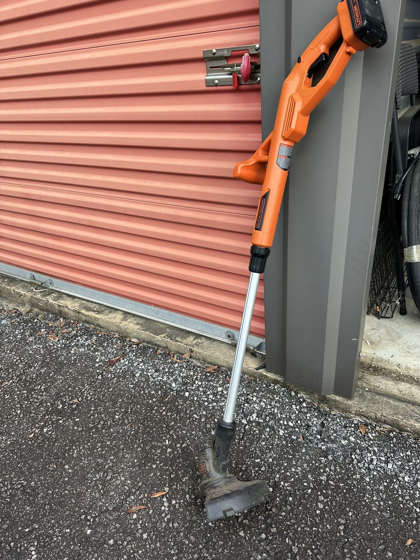 Black & Decker String Trimmer-Cordless