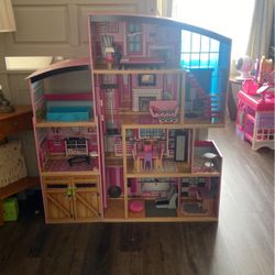 Doll House 