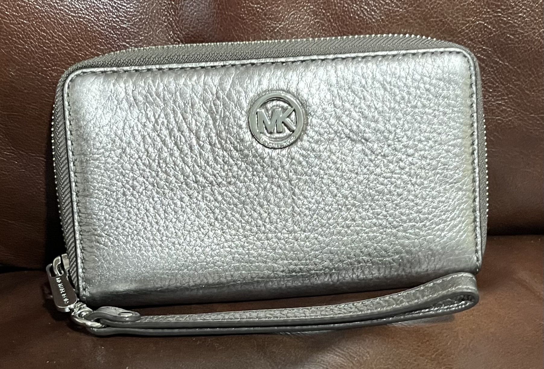 Wristlet