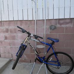 21" Trek 4300 Alpha Bike 