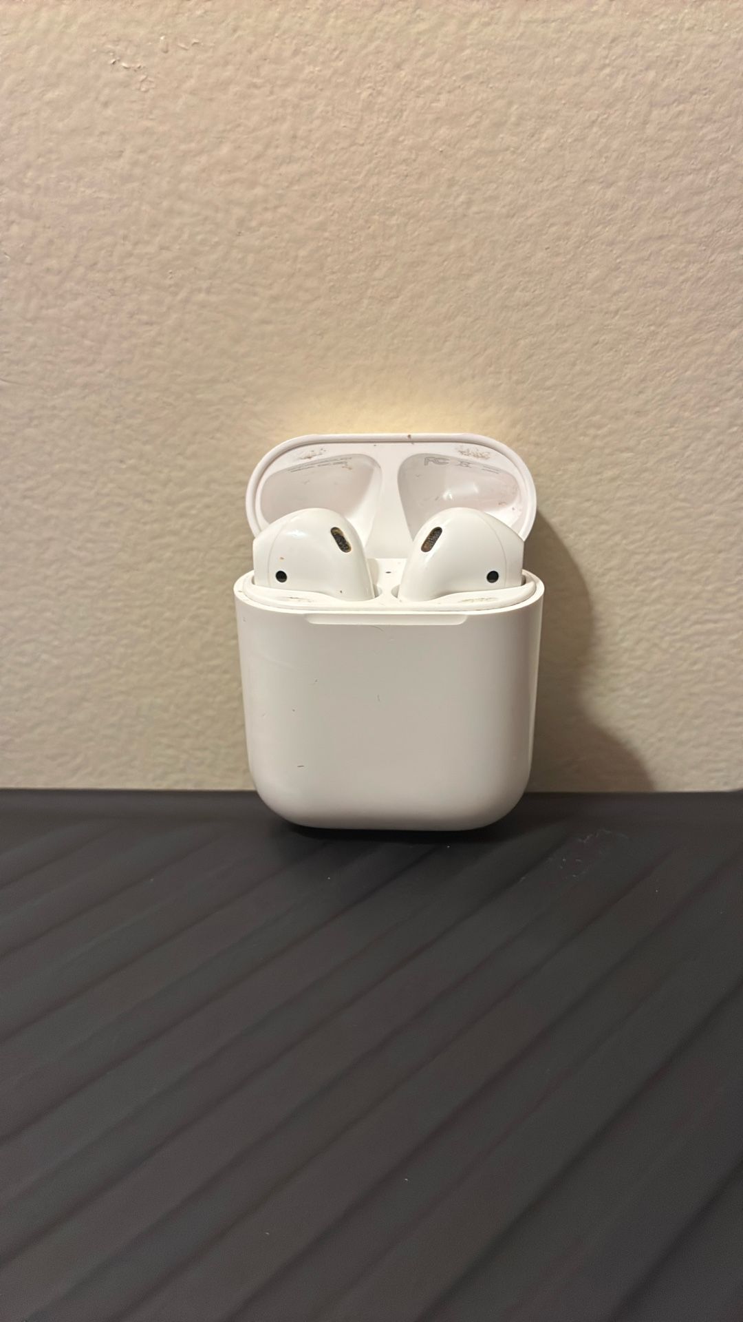 Apple AirPods 2nd Gen