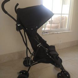 
baby stroller
