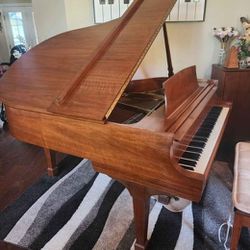 Steinway and Sons Model M piano. Studio grand.