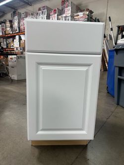 Hampton Bay 18in Base Kitchen Cabinet