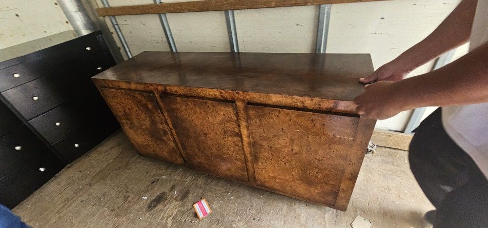 Beautiful Burled Wood Cradenza