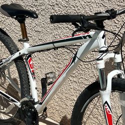 Specialized Hardrock Sport 29er Mountain Bike In Great Condition Rides Perfect With No Issues  Fits Riders 5’2-6’1 