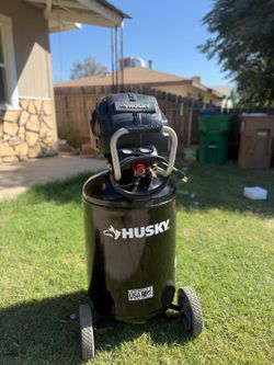 Husky
1.7 HP, 200 PSI, 30 Gal., 5.1 SCFM 90 PSI, Single-Stage, Oil Free Portable Vertical Electric Air Compressor