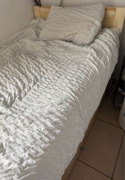 Wooden pull out day bed with drawers
