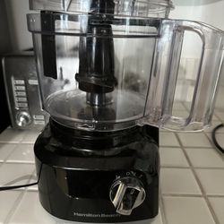 8-Cup 2-Speed Black Food Processor and Vegetable Chopper 