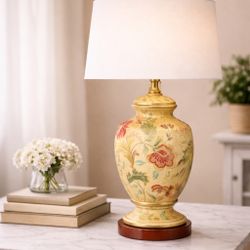 Elegant Decorative Table Lamp (Great Condition)