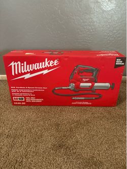 Milwaukee M18 Cordless 2-speed grease gun