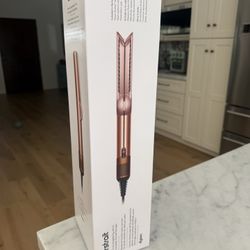 New Unopened Dyson airstrait