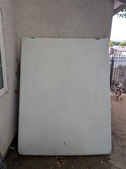 Truck bed cover