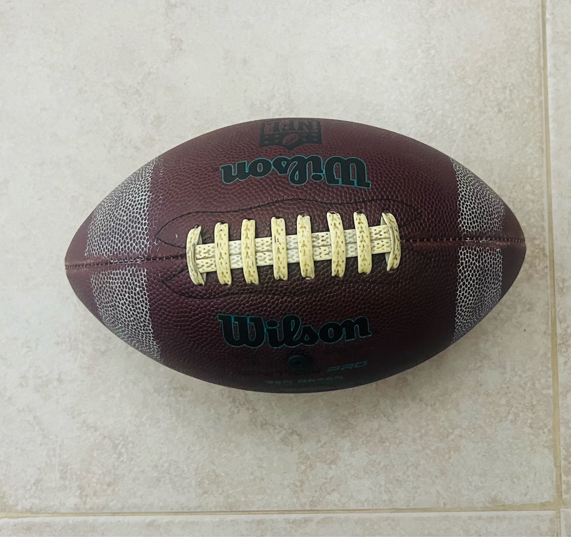 Wilson Ignition Pro Junior NFL Leather Football Brown/White Size 6 WTF3007B34