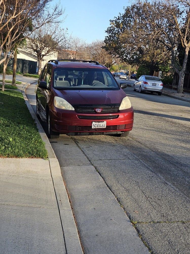 2004 Toyota Sienna