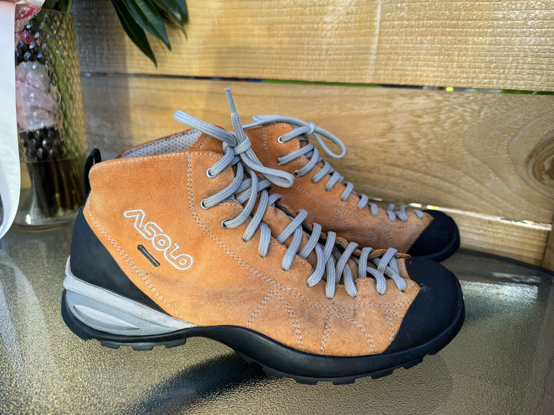 Men’s Asolo Gore-Tex Hiking Boots – Size US 8