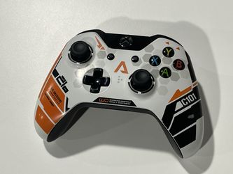 Various Xbox One Controllers