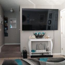 75" HISENSE SMART TV