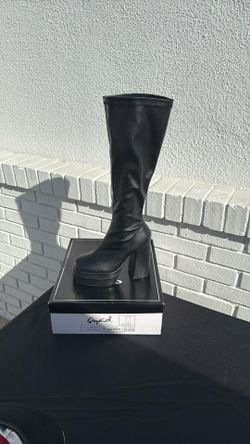 Black Boots 