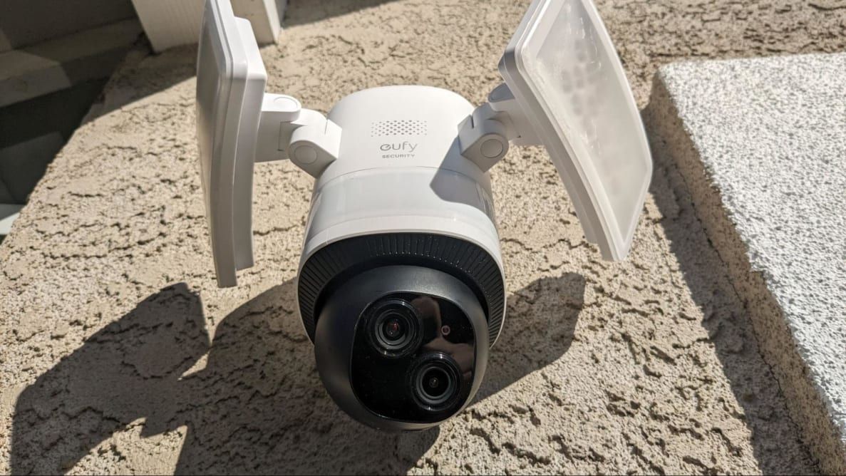 Eufy Floodlight Camera E340