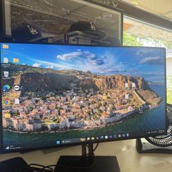HP Z32 31.5” 4K UHD IPS Monitor – HDMI, DisplayPort, USB-C