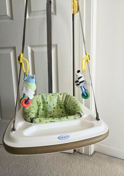 Graco baby doorway jumper
