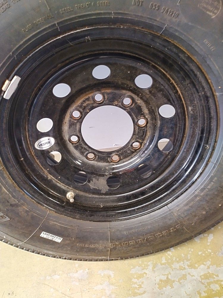 8 Lug Tailer Tire And Rim, Brand New for Sale in Valrico, FL OfferUp