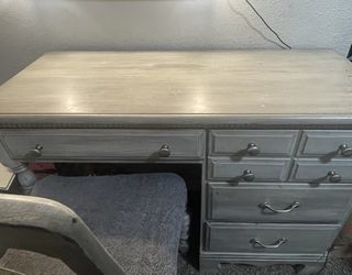 USED VANITY MIRROR INCLUDED 