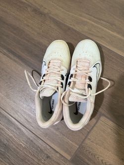 Softball plastic cleats lightly used size 9 Nike