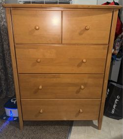 Tall 5-Drawer Dresser / Chest of Drawers – Sturdy & Good Condition