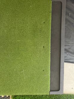 Golf hitting mat like new.