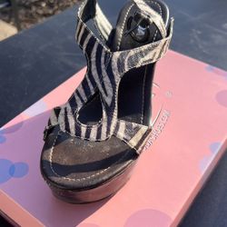 Qupid Zebra Platform Wedge Heels Women’s Size 10
