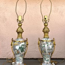 Antique Pair Of 19th Century Gilt Metal And Porcelain Chinoiserie Antique Table Lamps