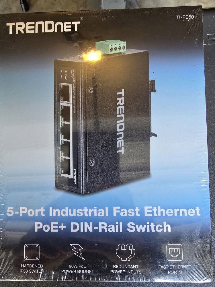 5-Port Industrial Fast Ethernet PoE+ DIN-Rail Switch 