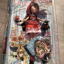 Cerise Hood Ever After High doll
