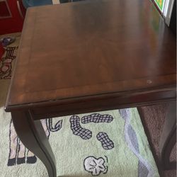2 Side Tables