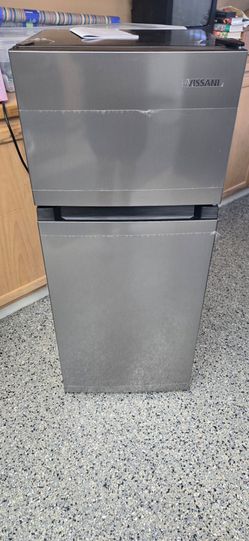 Mini fridge
