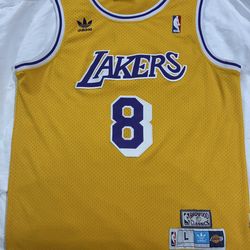 Retro Los Angeles lakers  Kobe Bryant adidas stitched Jersey.   Size large.