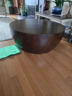 Round Coffee table