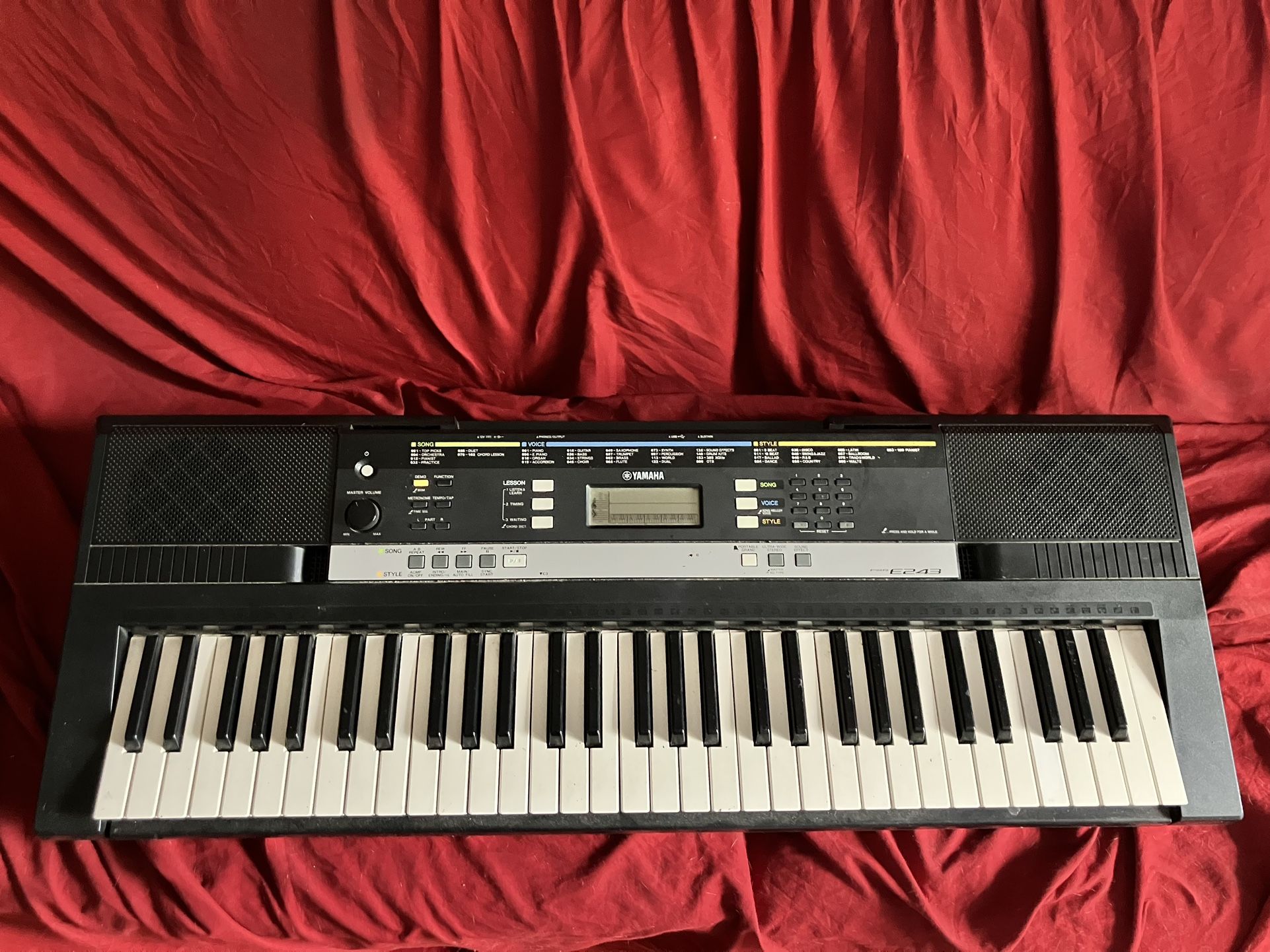 Yamaha Electric Keyboard